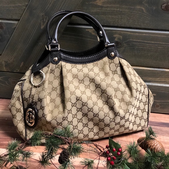 Like New Gucci handbag - Picture 1 of 3